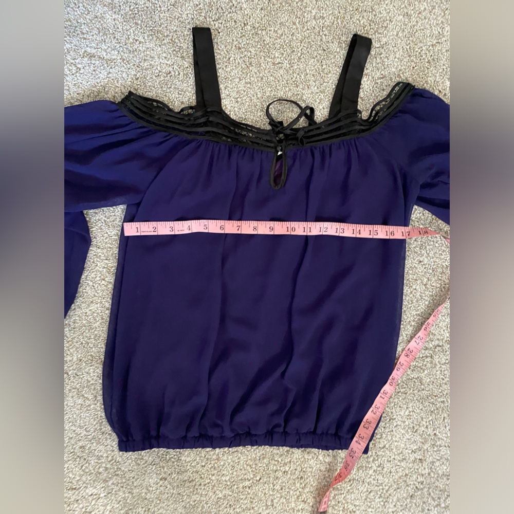 Accepting offers- Ladies Blouse - Picture 9 of 10